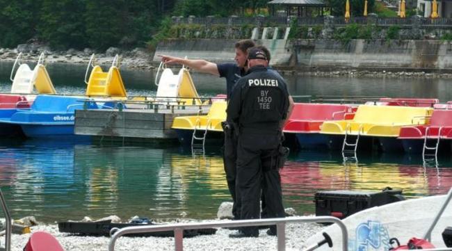 警方回应中国父子德国溺亡 搜救历时8天终寻获遗体